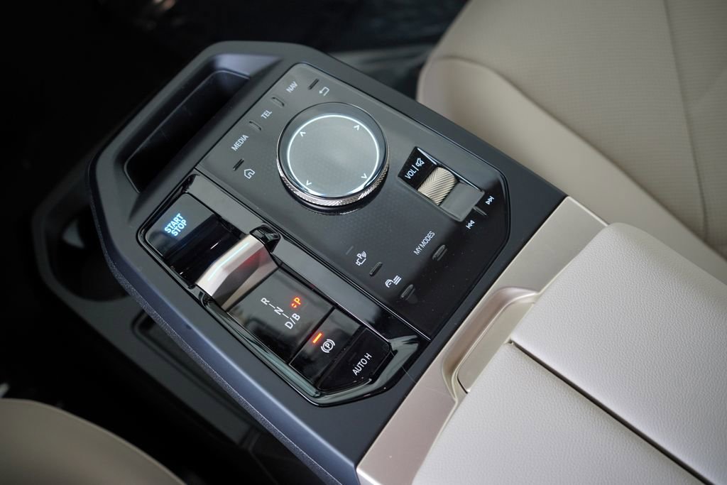 New 2026 BMW iX xDrive45 w/ Premium Package image 18