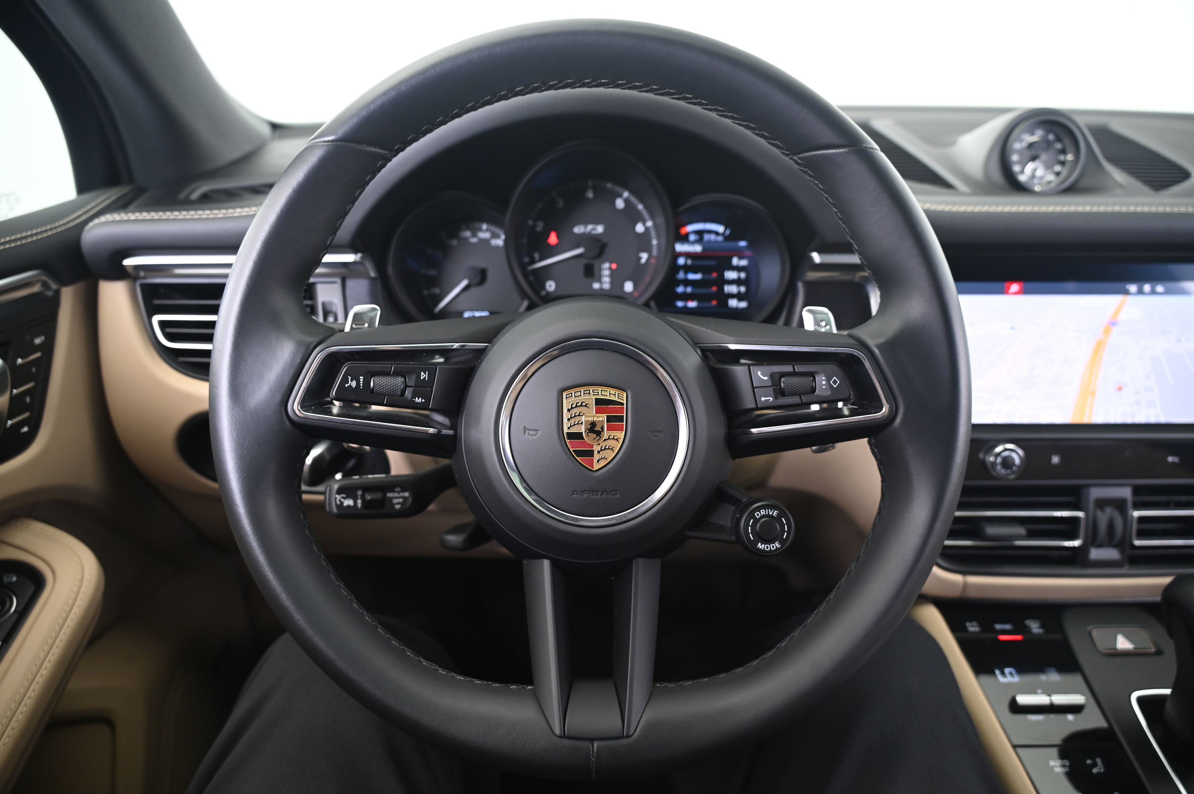 Certified 2022 Porsche Macan GTS image 36
