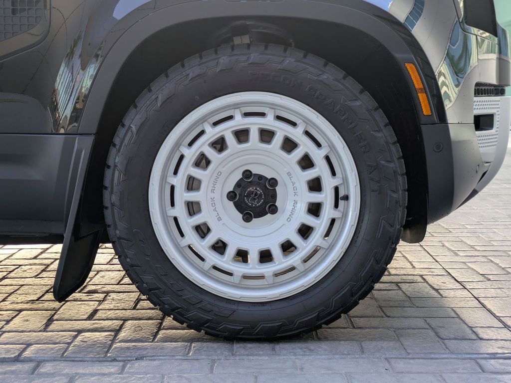 New 2025 Land Rover Defender 130 S image 11