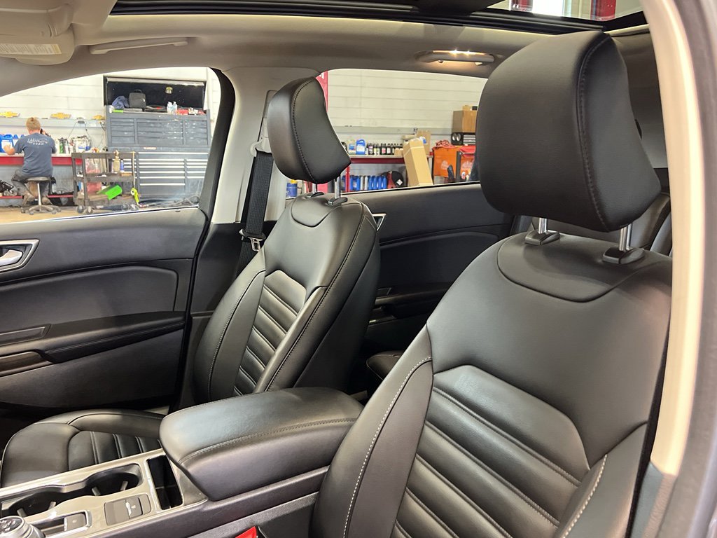 Used 2024 Ford Edge SEL w/ Convenience Package image 16