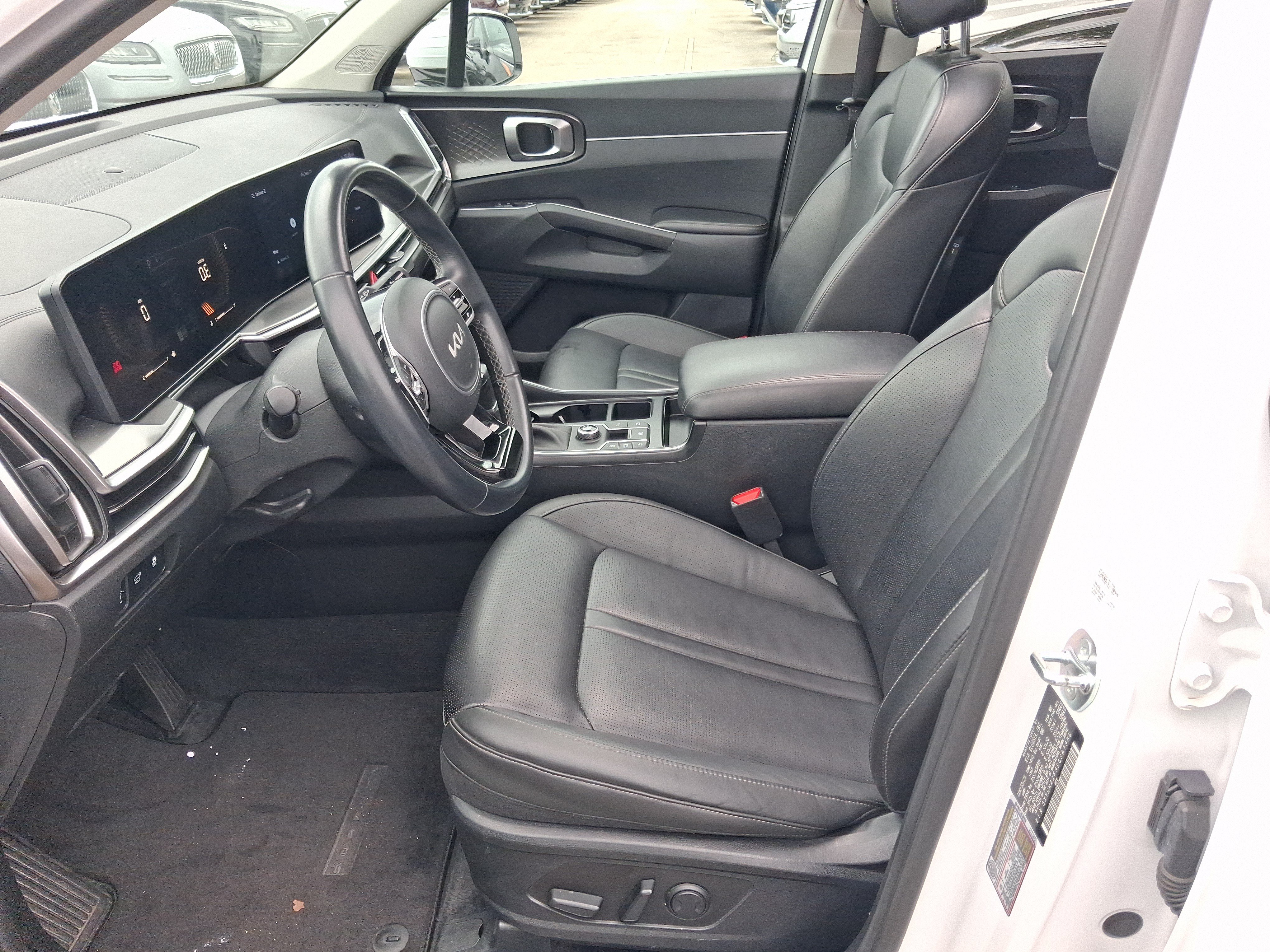 Used 2025 Kia Sorento EX w/ Panoramic Sunroof Package FWD image 11