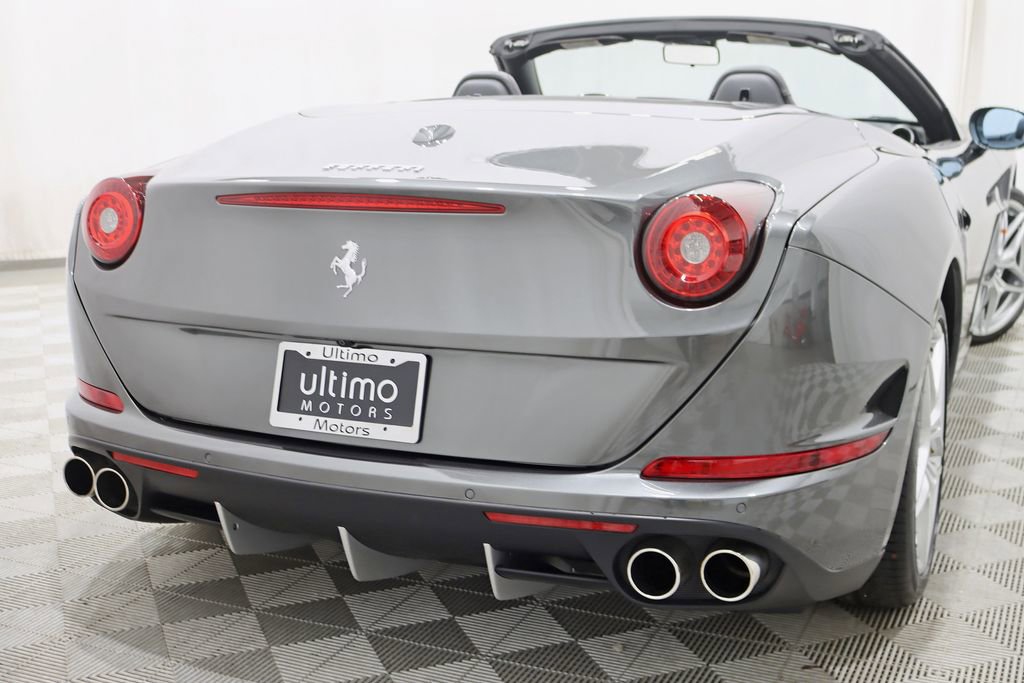 Used 2016 Ferrari California T image 15