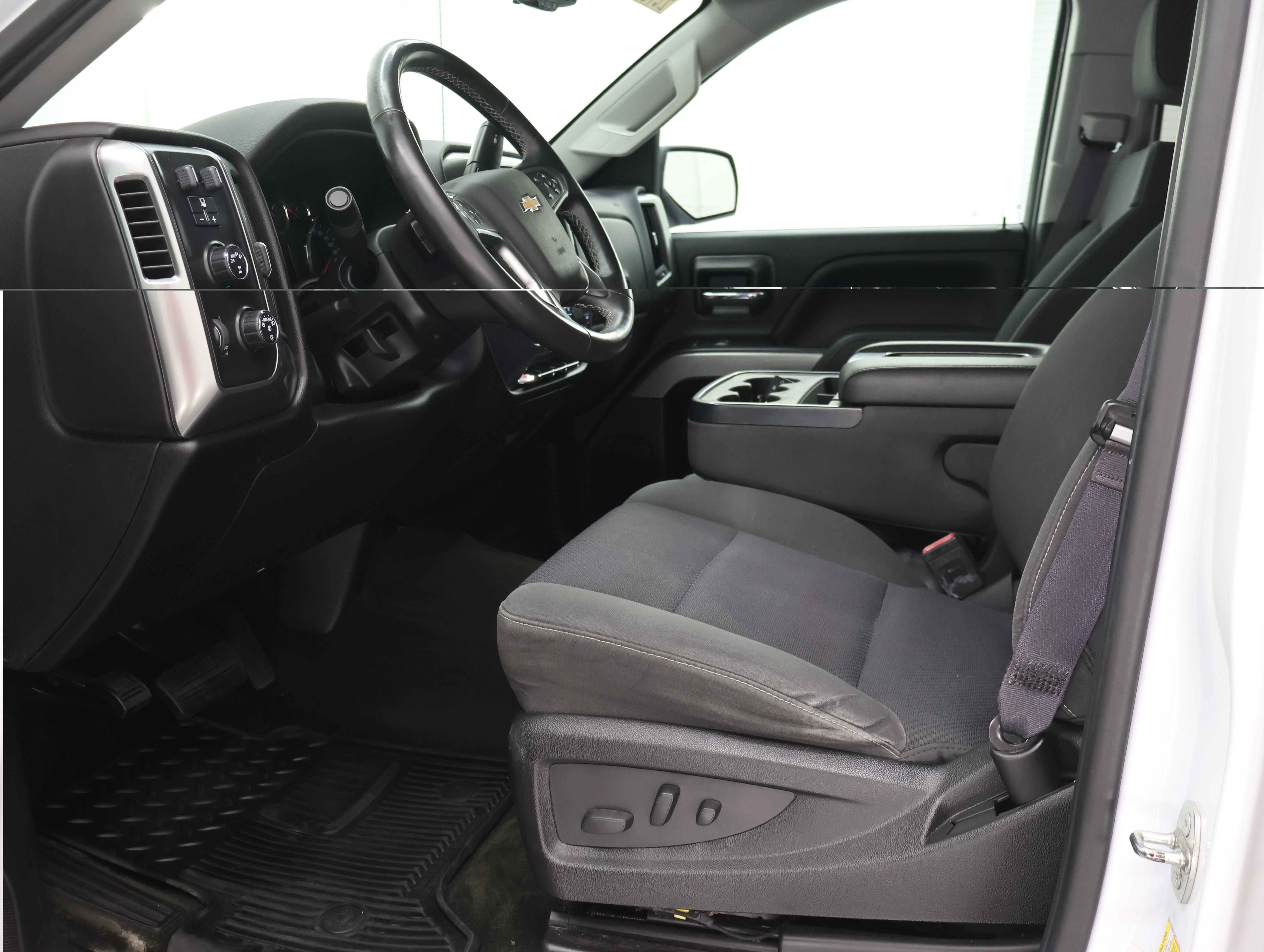 Used 2017 Chevrolet Silverado 1500 LT w/ All Star Edition AWD/4WD image 8