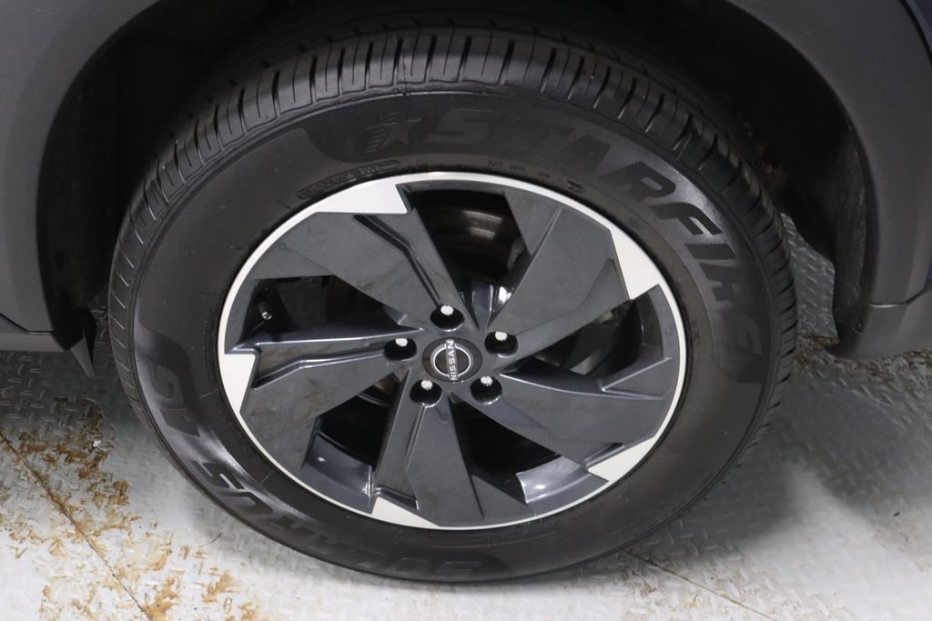 Certified 2025 Nissan Rogue SV AWD/4WD image 19