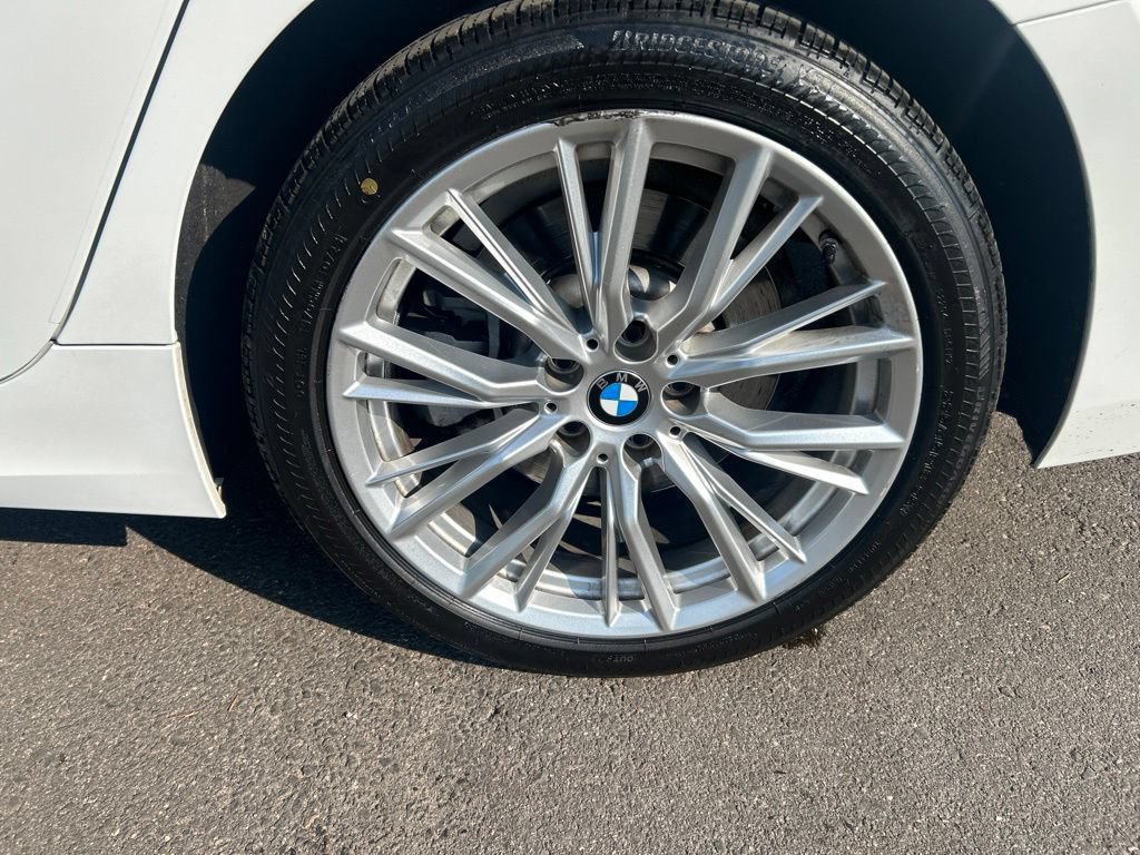 Used 2024 BMW 330i xDrive Sedan w/ Convenience Package AWD/4WD image 32
