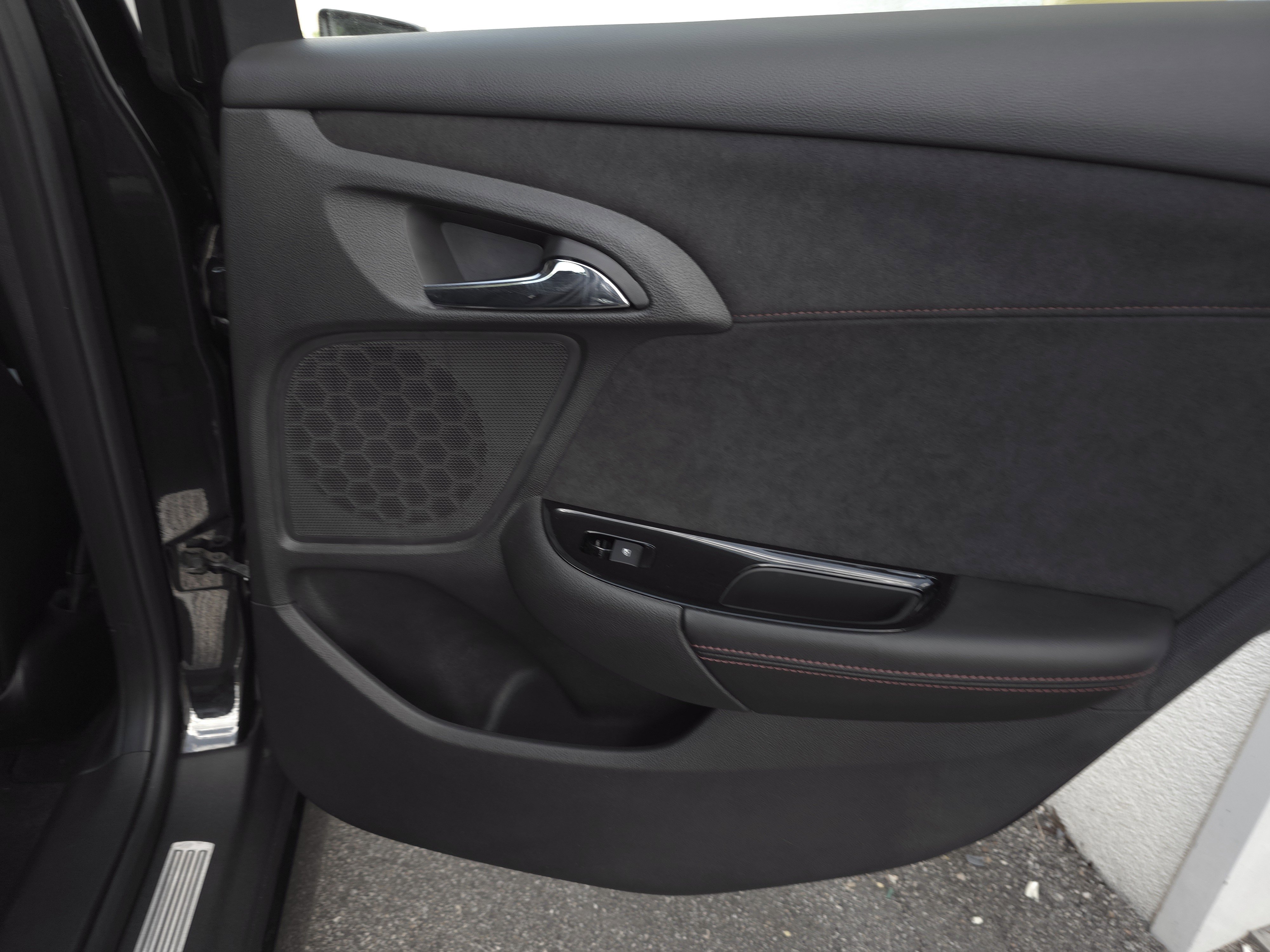 Used 2014 Chevrolet SS image 35