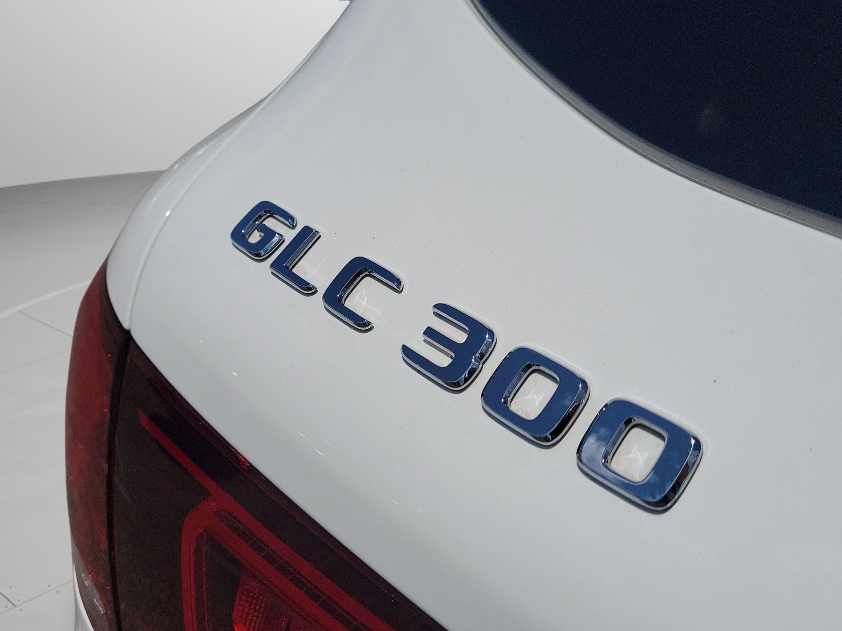 Certified 2021 Mercedes-Benz GLC 300 image 31