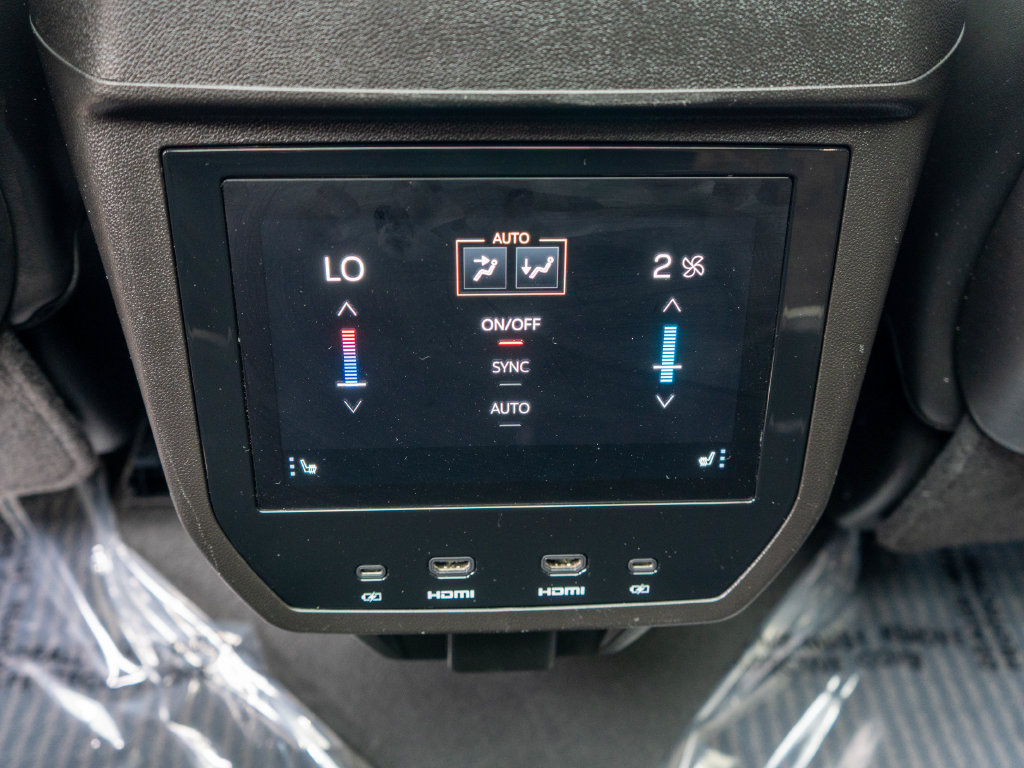 Certified 2025 GMC Yukon XL Denali Ultimate AWD/4WD image 17