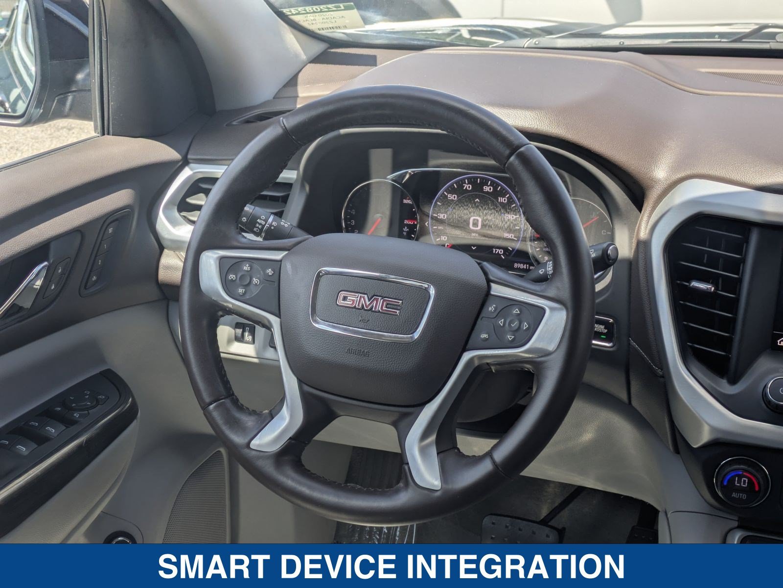 Used 2020 GMC Acadia SLT w/ Driver Alert Package II FWD image 19