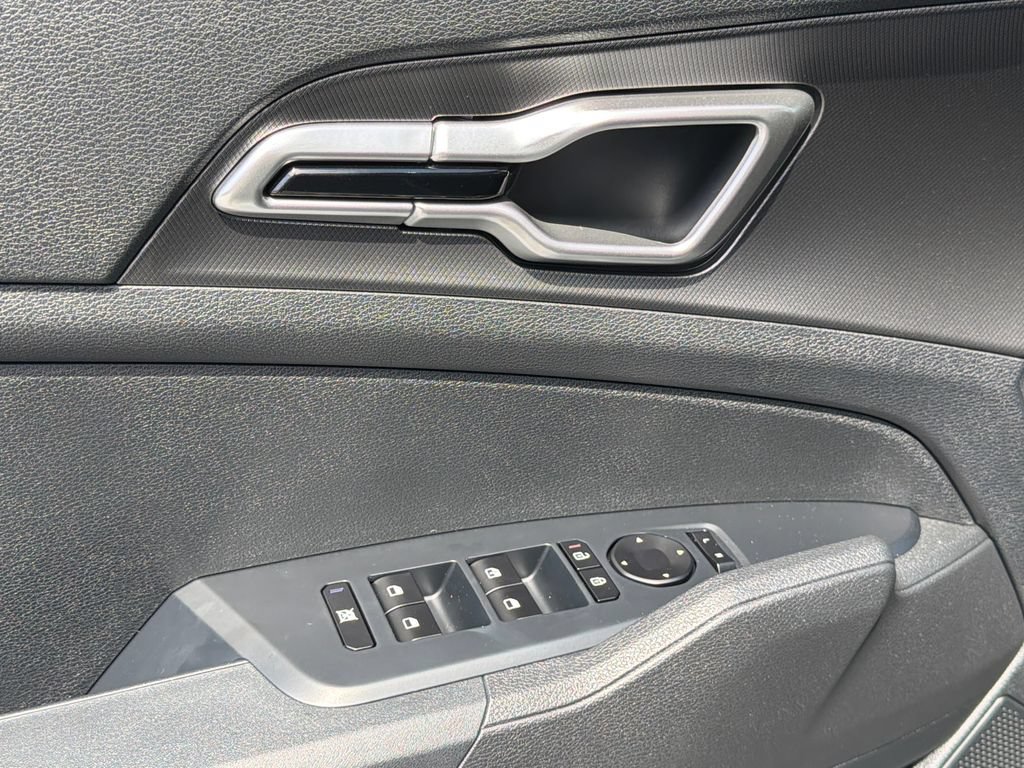 New 2027 Kia Sportage S FWD image 16