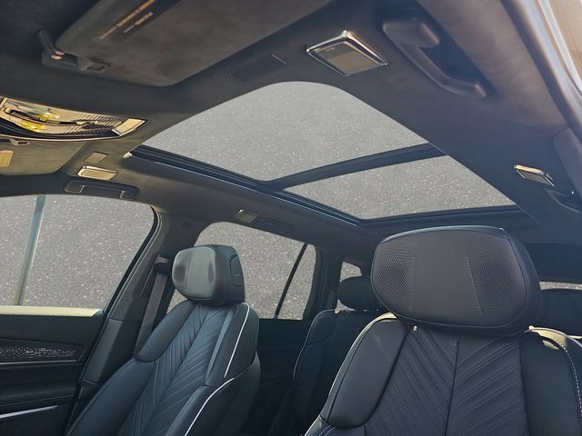New 2026 Cadillac Vistiq Platinum image 35