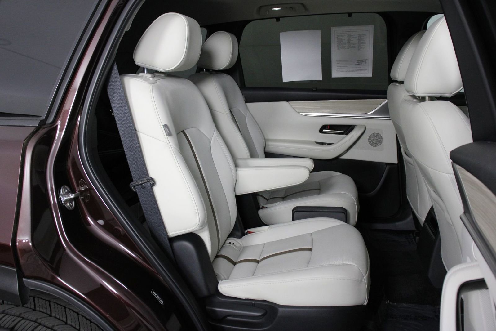 Used 2024 MAZDA CX-90 Plug-In Hybrid w/ Premium Plus image 30