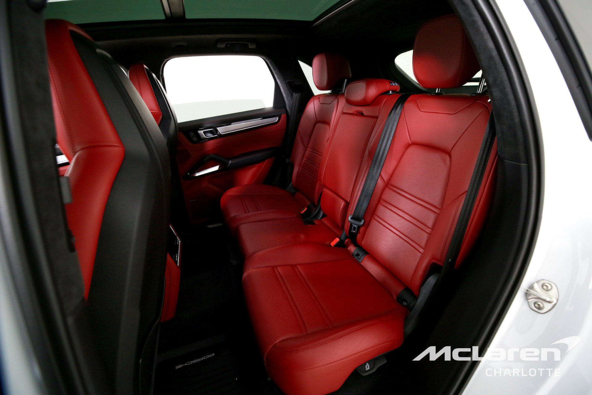 Used 2023 Porsche Cayenne Turbo S image 18