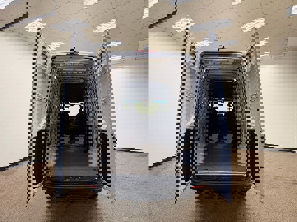 Used 2025 Mercedes-Benz Sprinter 2500 image 5