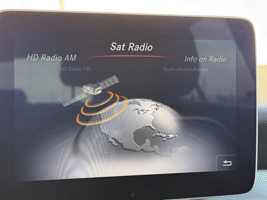 Used 2019 Mercedes-Benz GLA 250 4MATIC image 9