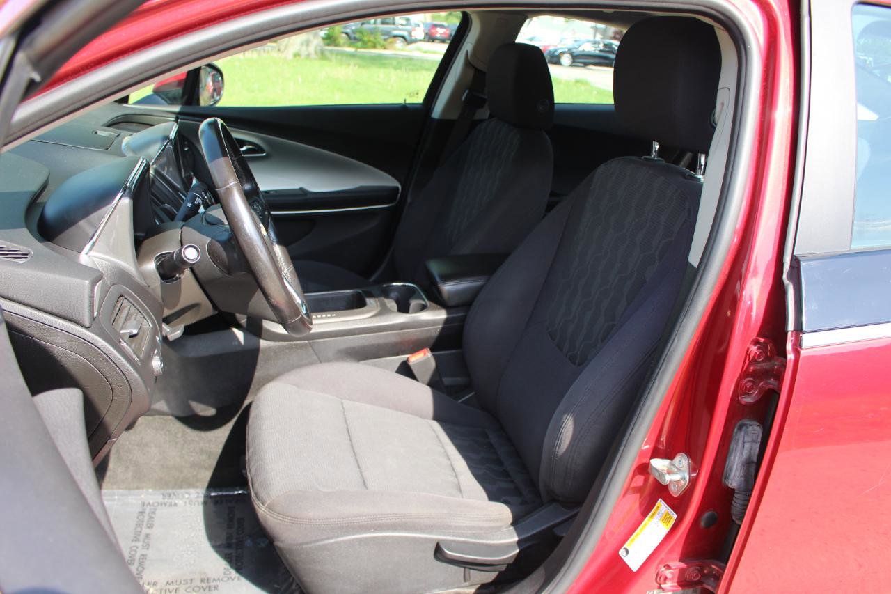 Used 2015 Chevrolet Volt FWD image 15