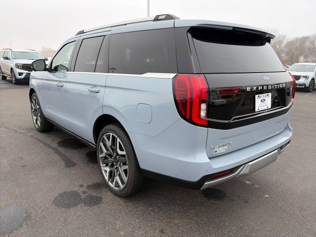 Used 2025 Ford Expedition Platinum w/ Platinum Ultimate Package AWD/4WD image 3
