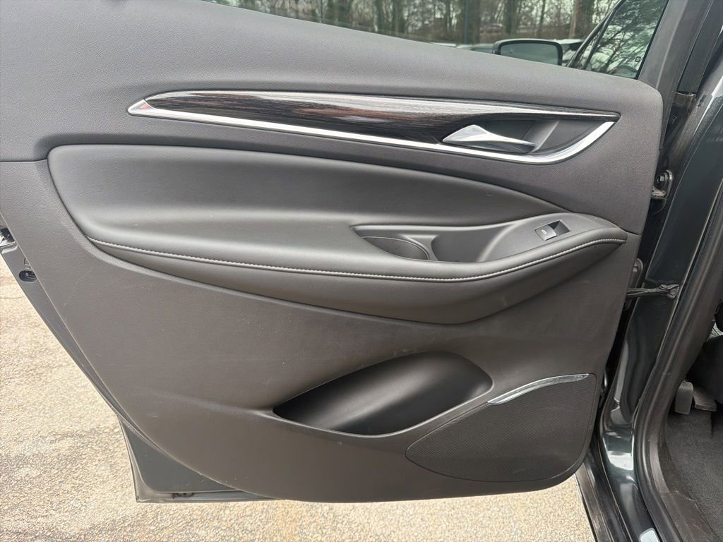 Used 2021 Buick Enclave Avenir w/ Avenir Technology Package image 24