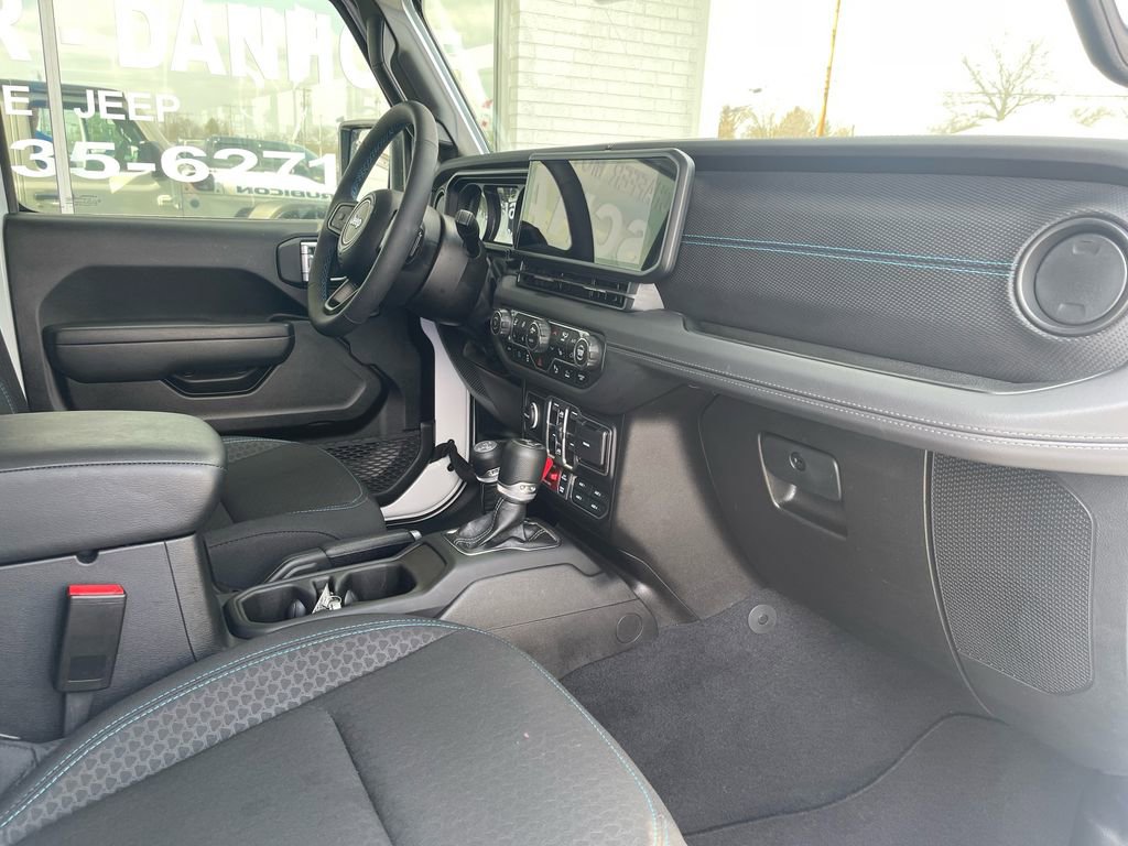 Used 2025 Jeep Wrangler Unlimited Rubicon 4xe w/ Safety Group image 9