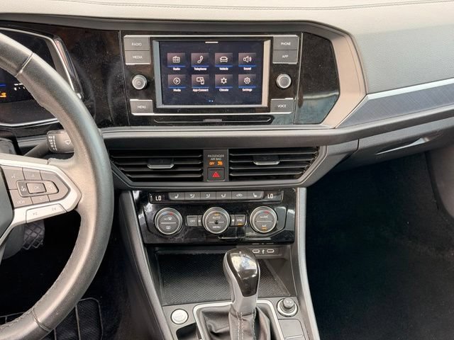 Used 2024 Volkswagen Jetta SE FWD image 15
