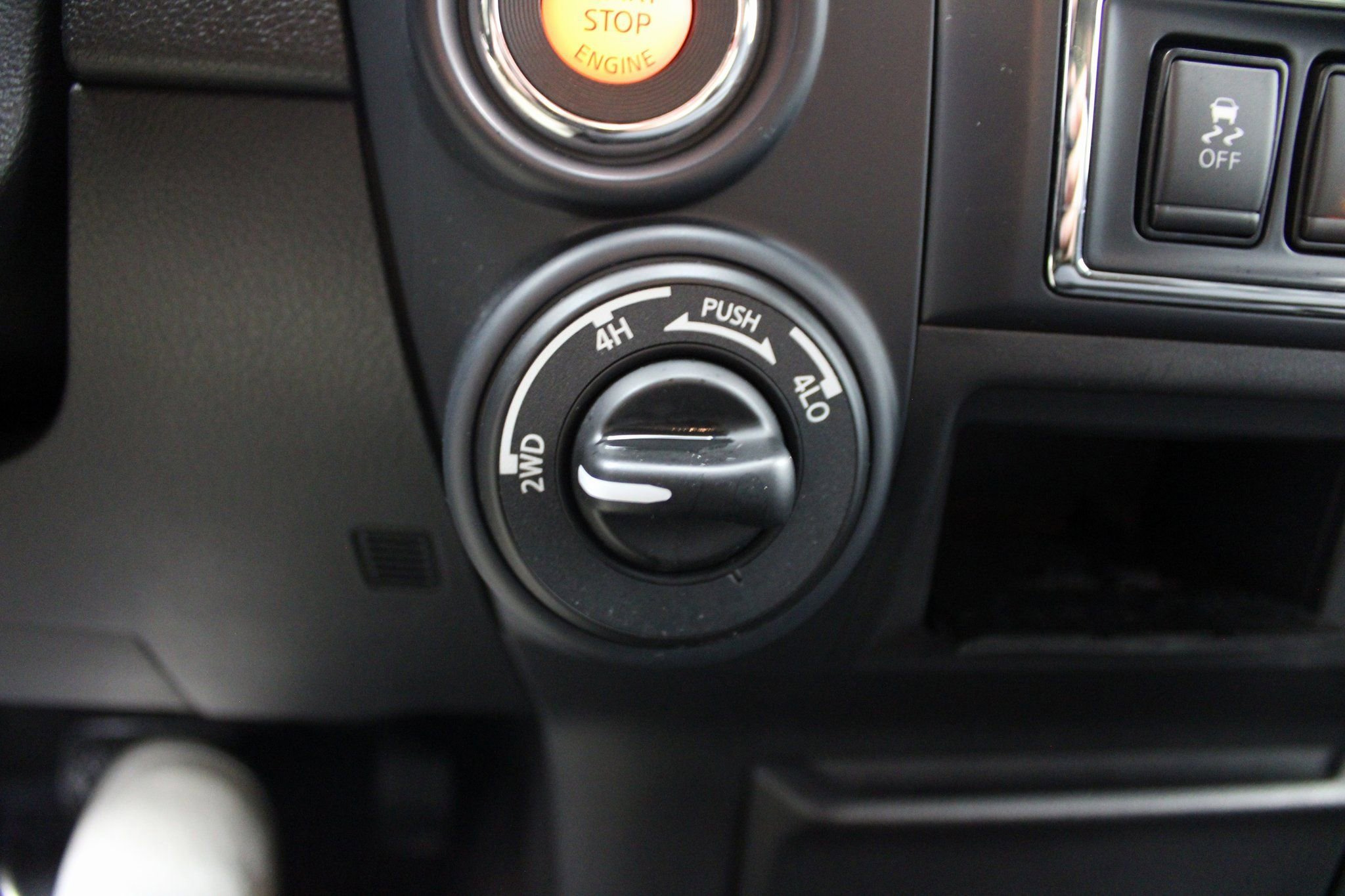 Used 2022 Nissan Titan SV image 42