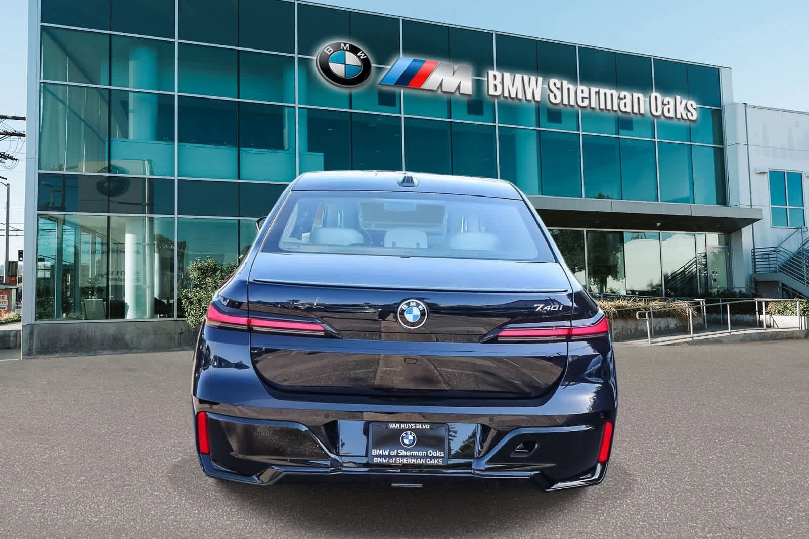 New 2026 BMW 740i RWD image 5
