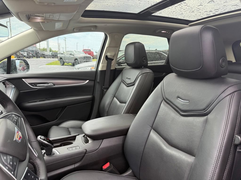Used 2017 Cadillac XT5 Premium Luxury AWD/4WD image 23
