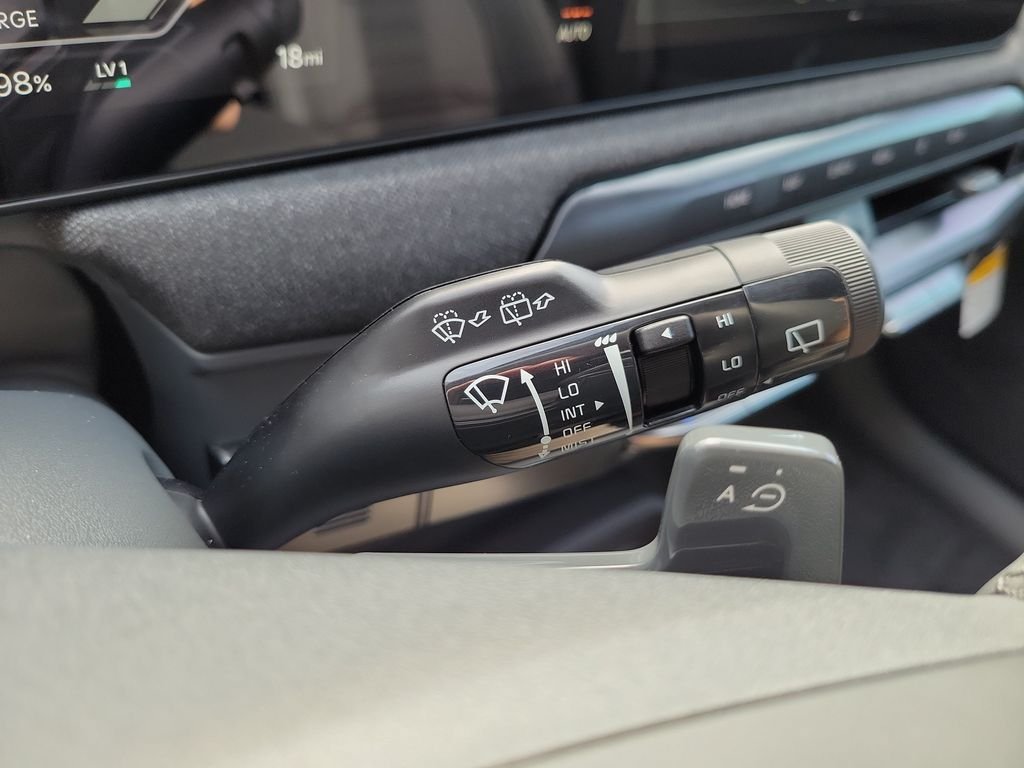 New 2027 Kia EV3 Wind FWD image 28