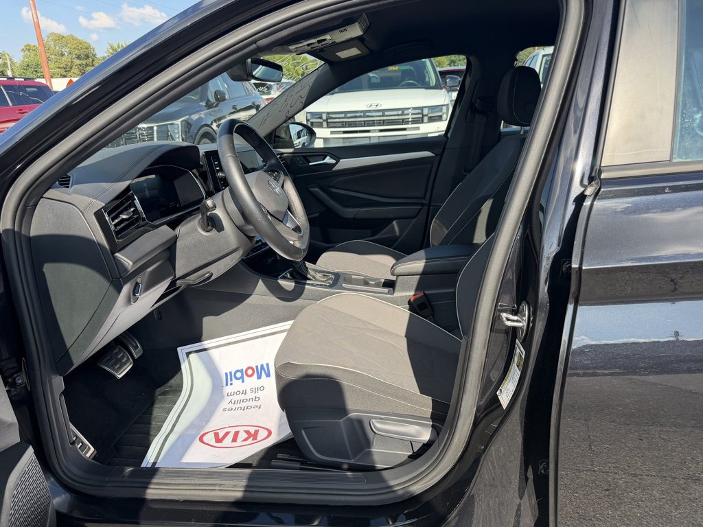 Used 2025 Volkswagen Jetta Sport FWD image 12
