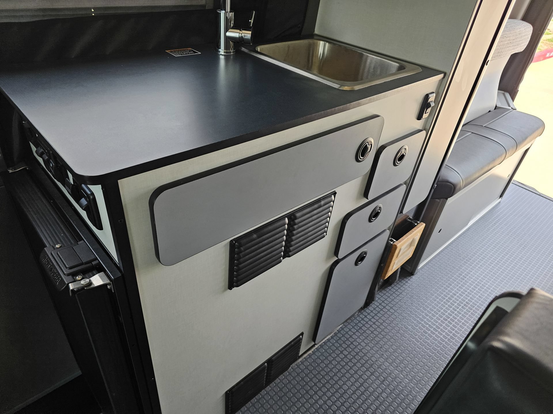 Used 2022 Mercedes-Benz Sprinter 2500 image 46