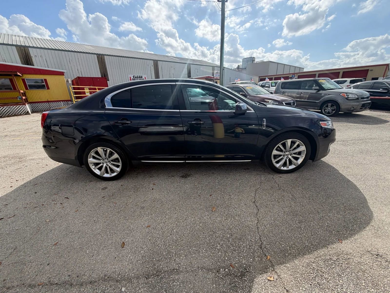 Used 2009 Lincoln MKS Sedan 4D image 3