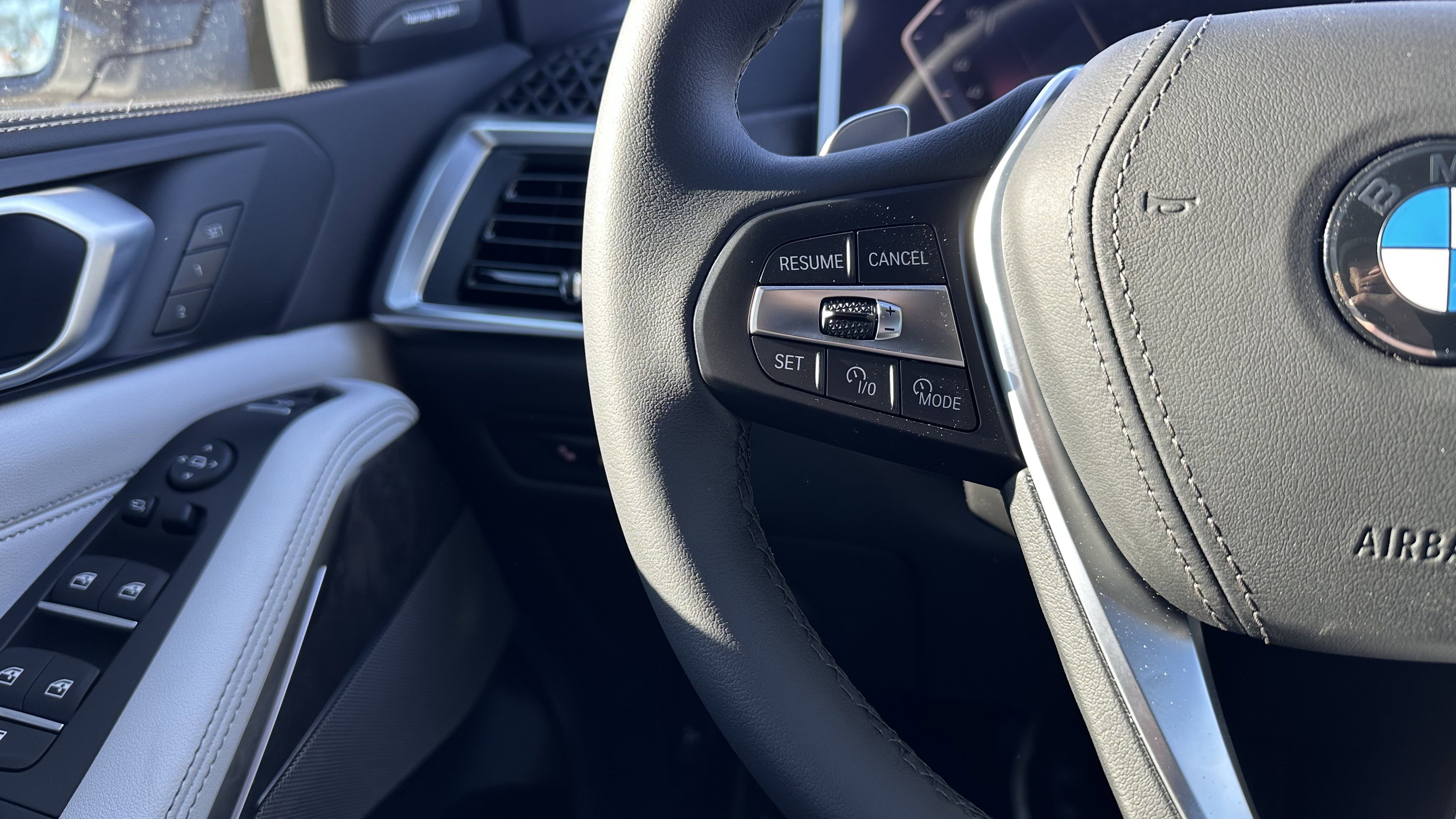 Used 2026 BMW X5 xDrive40i w/ Premium Package AWD/4WD image 18