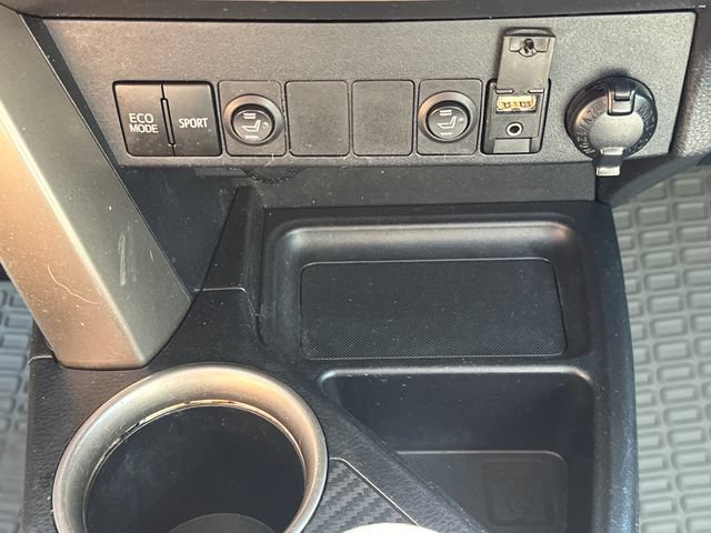 Used 2015 Toyota RAV4 XLE AWD/4WD image 34