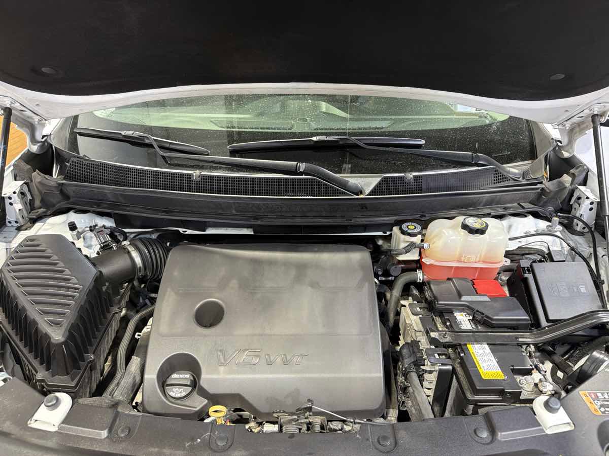 Used 2020 Chevrolet Traverse LS w/ LPO, Floor Liner Package FWD image 30