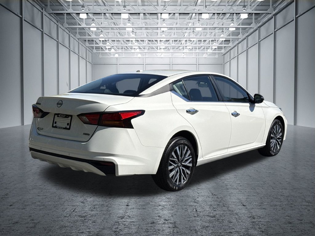 Used 2025 Nissan Altima 2.5 SV AWD/4WD image 8
