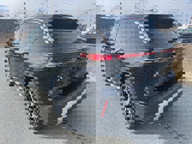 New 2025 Volkswagen Tiguan SE image 2