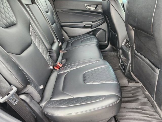 Used 2023 Ford Edge Titanium AWD/4WD image 30