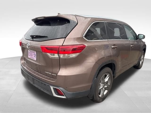 Used 2018 Toyota Highlander Limited Platinum image 4