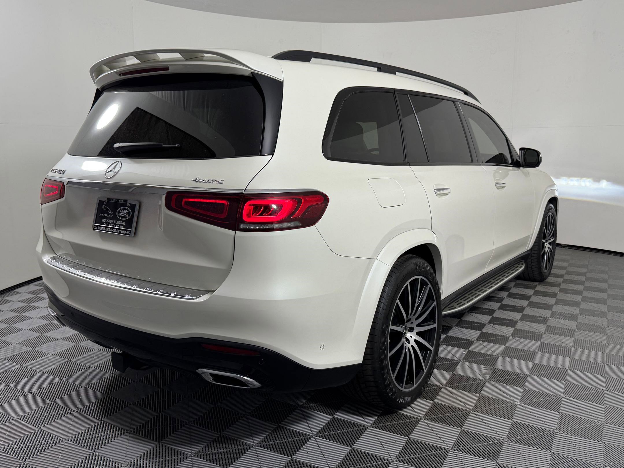 Used 2022 Mercedes-Benz GLS 450 4MATIC image 9