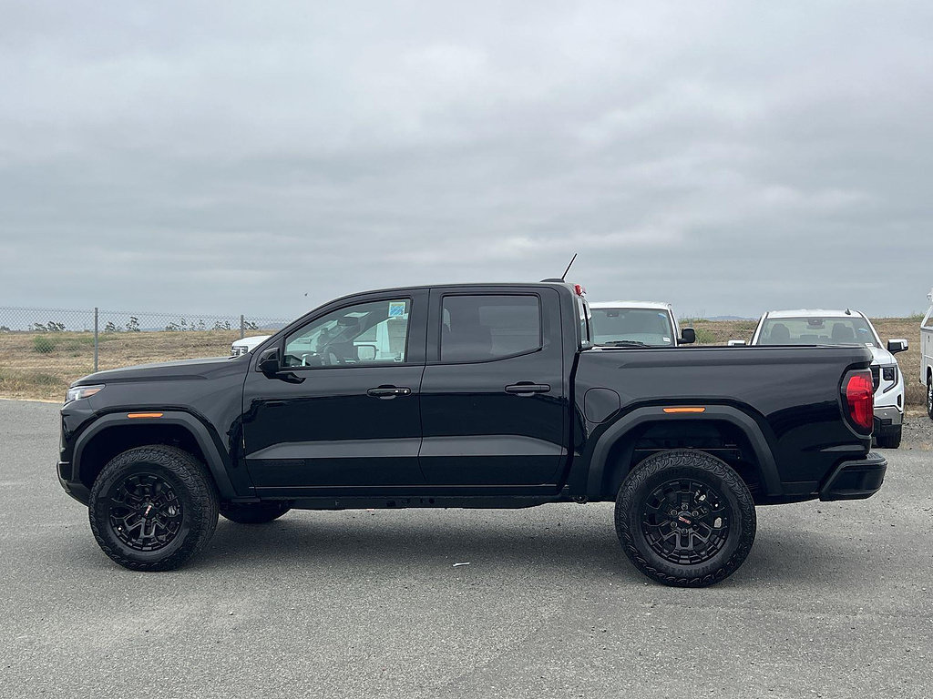 New 2026 GMC Canyon Elevation w/ LPO, Black Badging Package RWD image 6