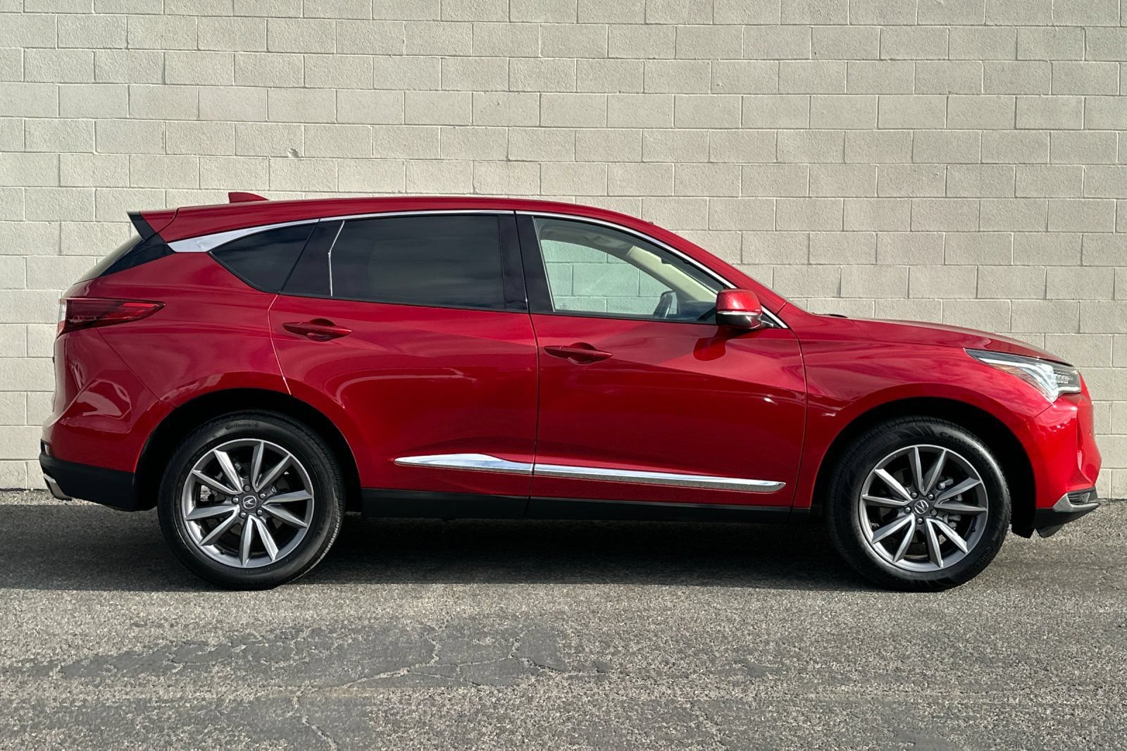 Used 2023 Acura RDX w/ Technology Package FWD image 3