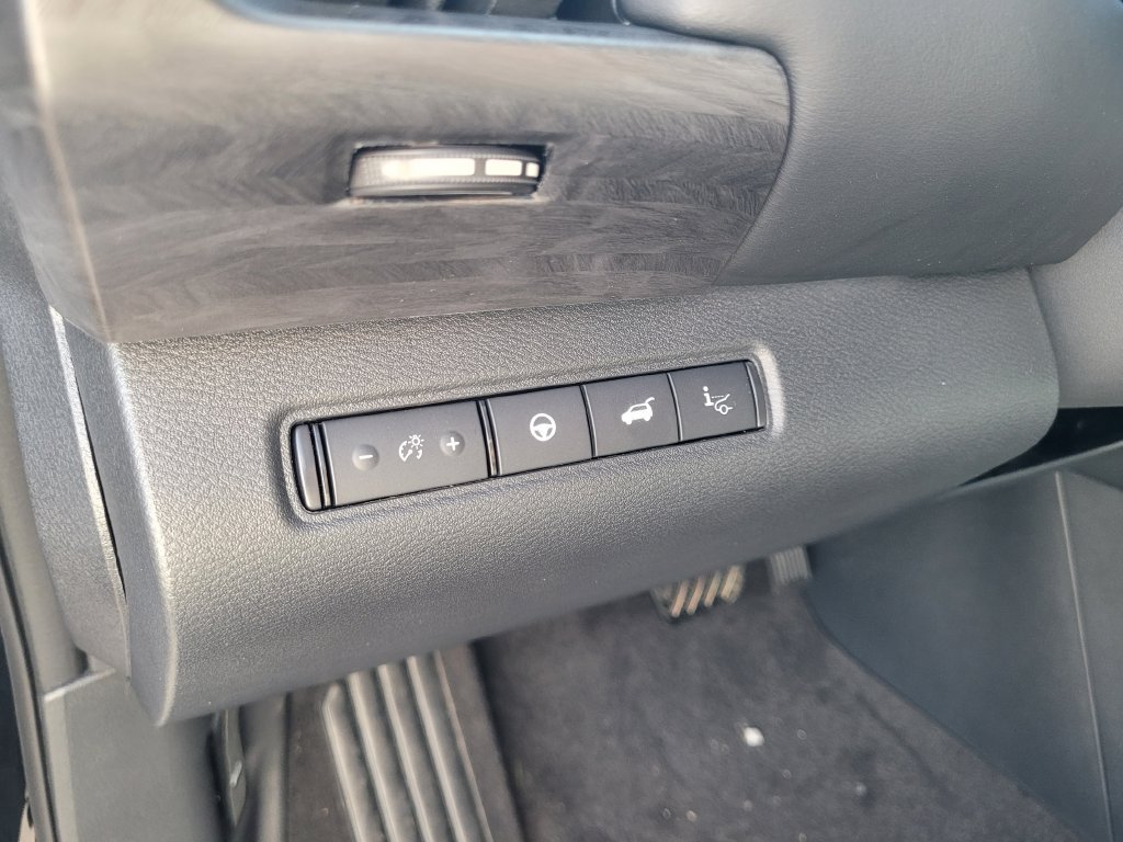 New 2026 Nissan Pathfinder Platinum AWD/4WD image 18