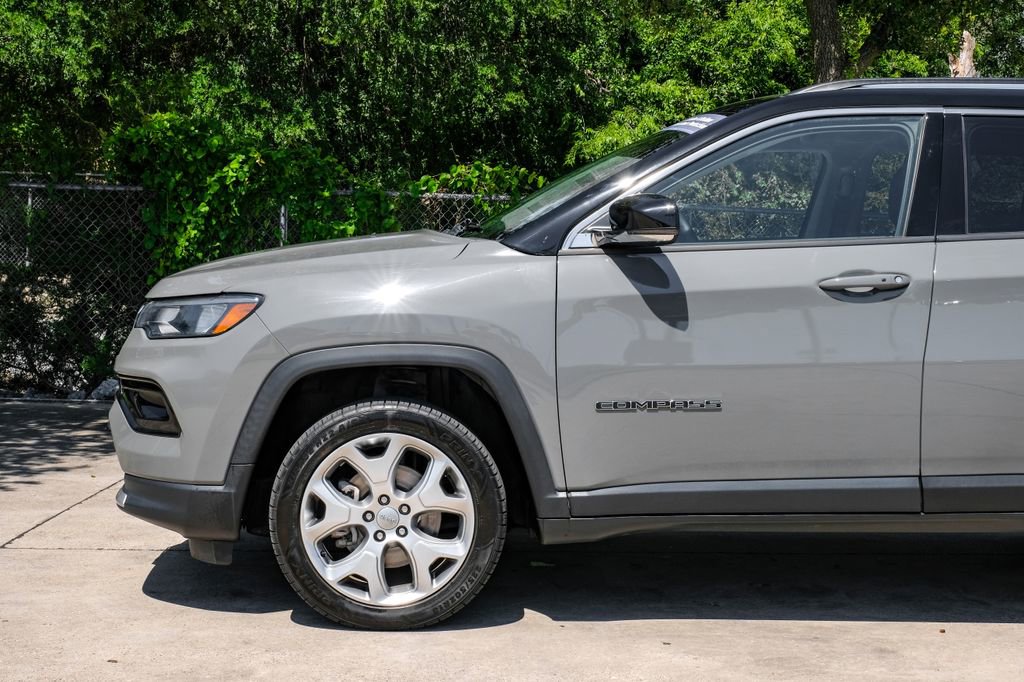 Used 2022 Jeep Compass Limited image 21