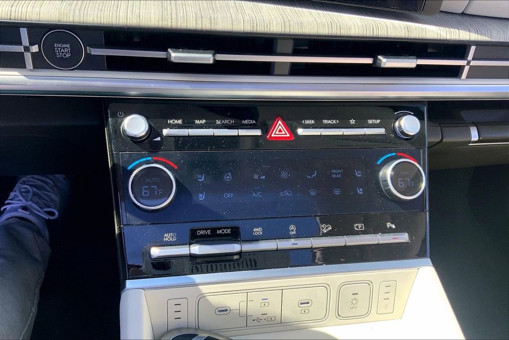 Used 2025 Hyundai Santa Fe Calligraphy image 16