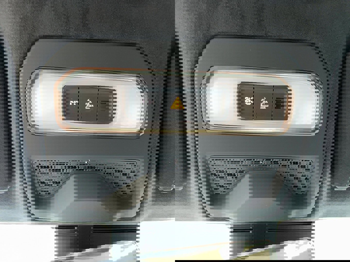 Used 2024 Rivian R1T Adventure image 22