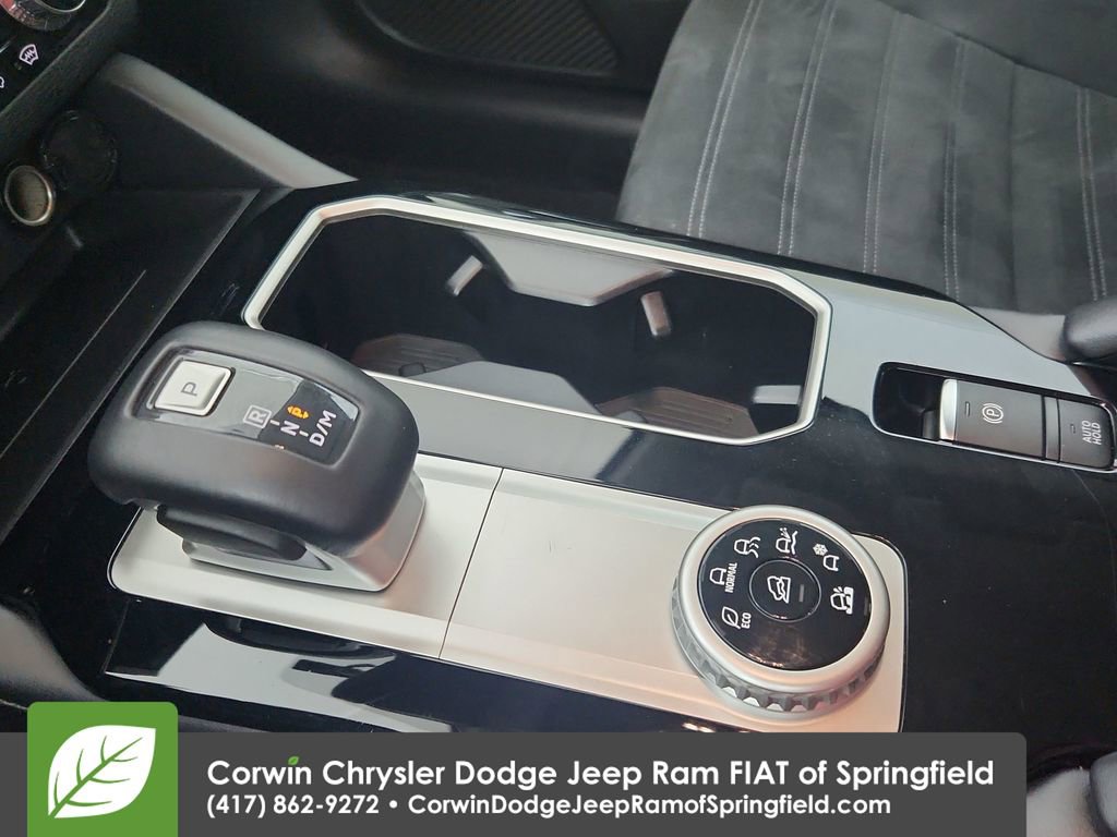 Used 2025 Mitsubishi Outlander SE image 29