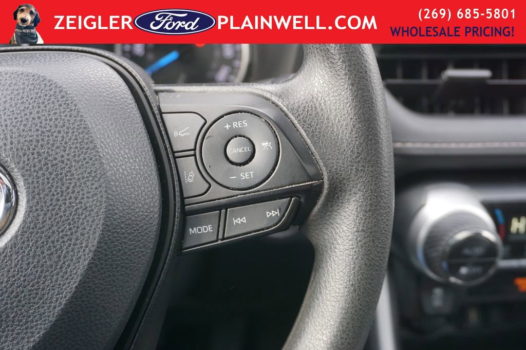 Used 2022 Toyota RAV4 XLE w/ Convenience Package image 25