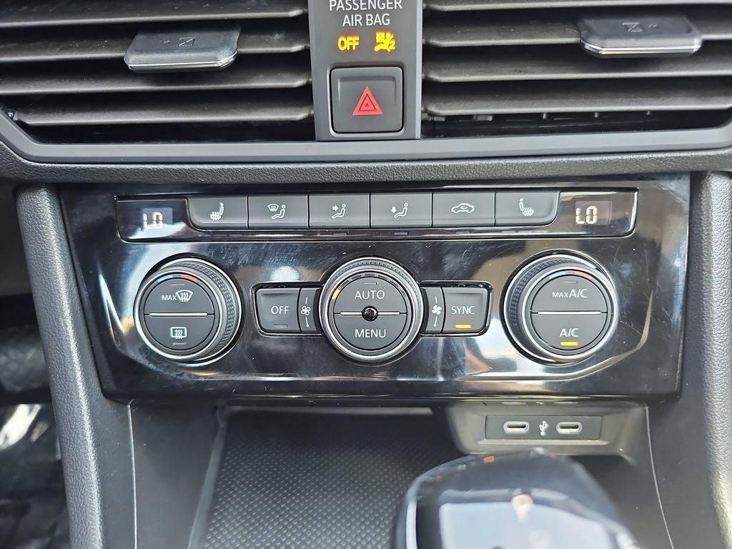 Used 2024 Volkswagen Jetta SE FWD image 20