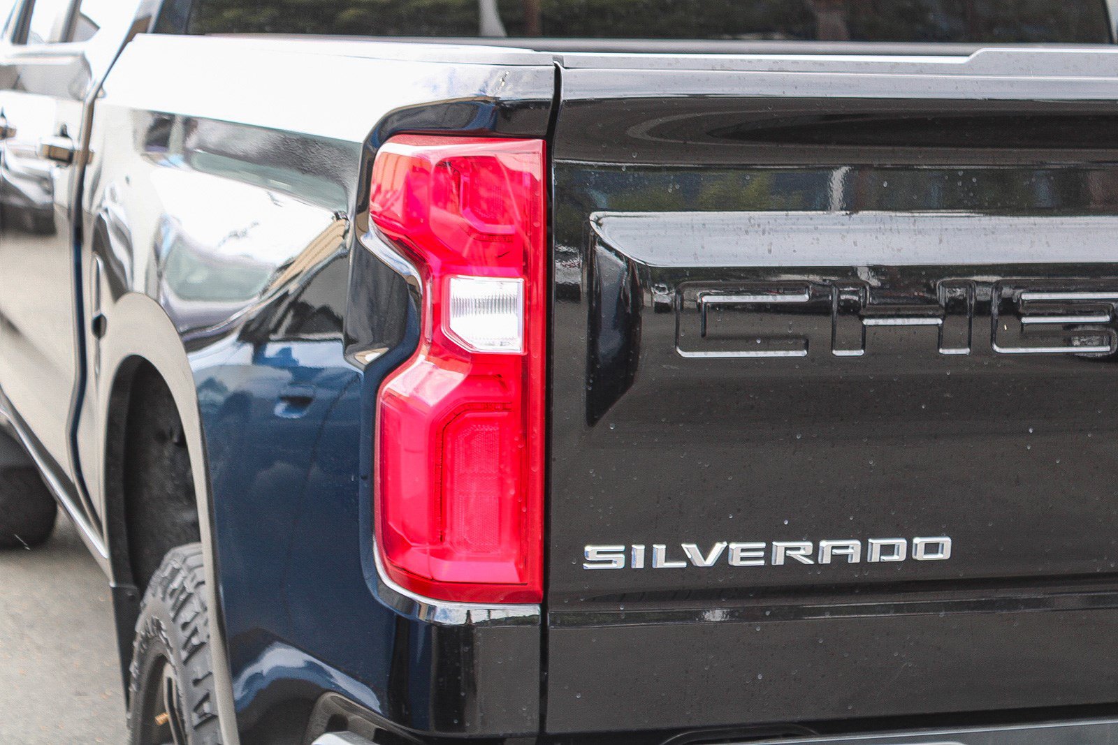 Used 2022 Chevrolet Silverado 1500 LT Trail Boss AWD/4WD image 10