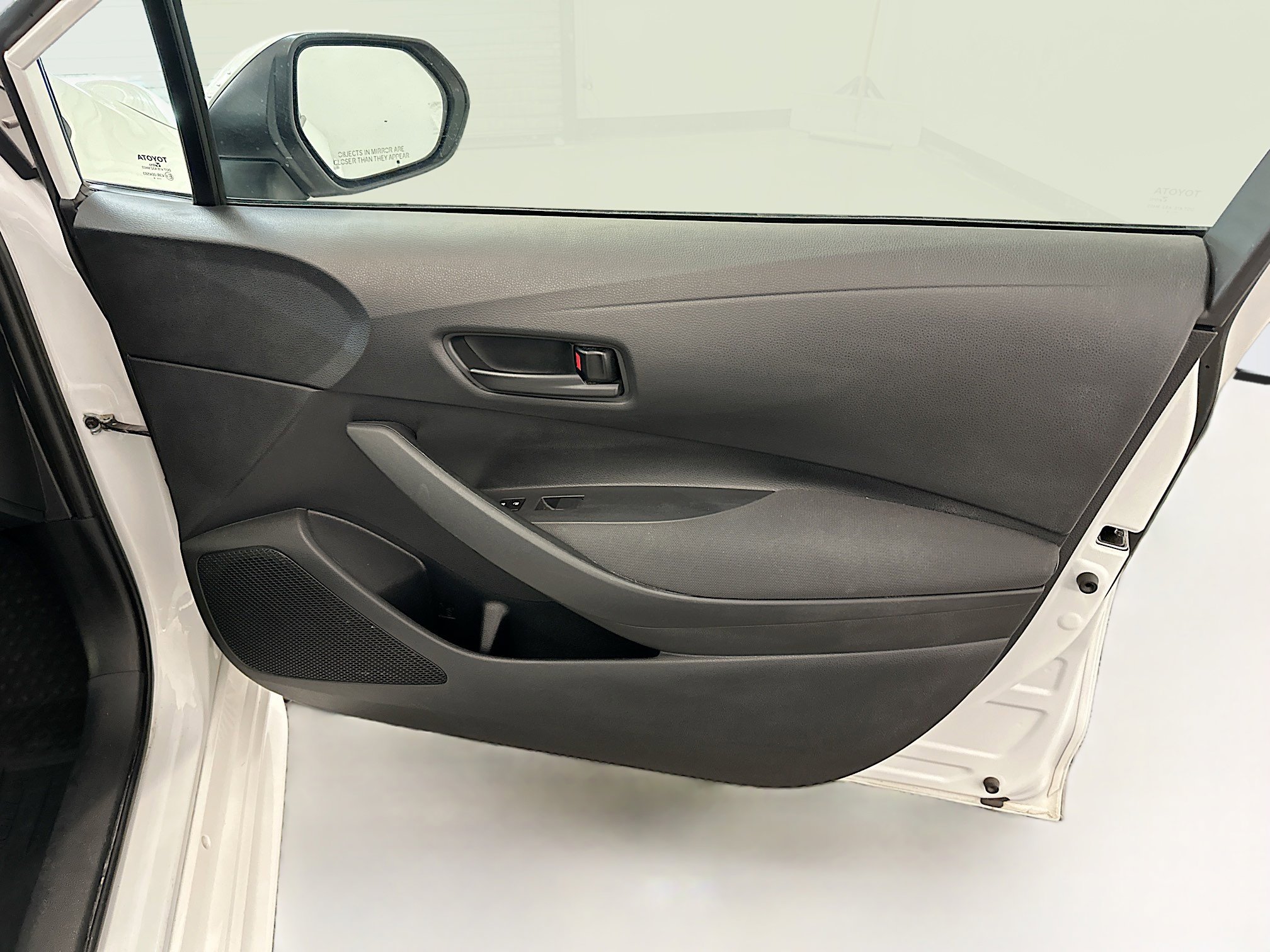 Used 2024 Toyota Corolla LE image 33